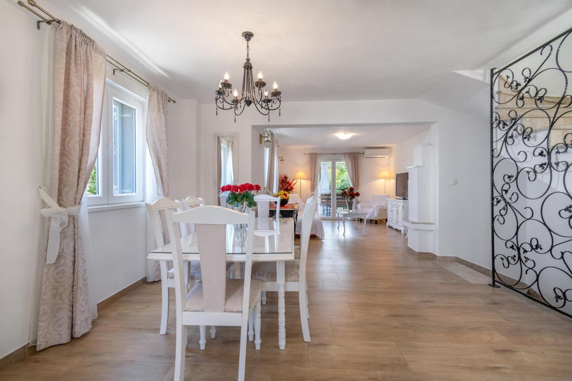 פודגורה Villa With Sea View מראה חיצוני תמונה